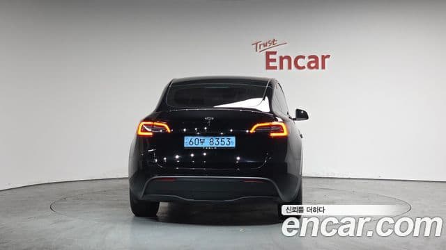 Tesla модель Y, 2024 4