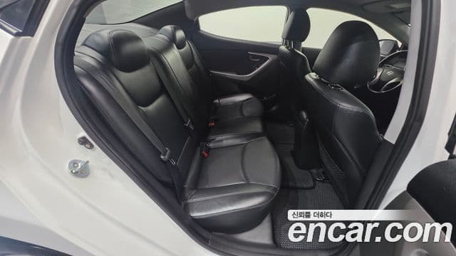 Hyundai Avante MD M16 GDI Avenue, 2013 19