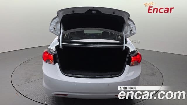 Hyundai Avante MD M16 GDI Avenue, 2013 20