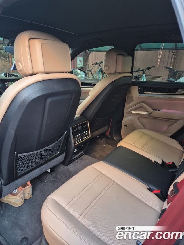 Porsche Cayenne (PO536) 3.0 S E-гибрид, 2025 10