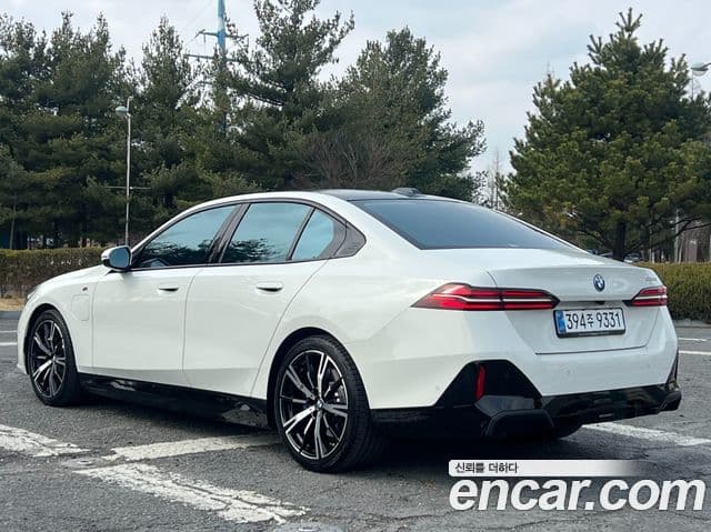 BMW 5시리즈 (G60) 530e M Sport, 2025 все фото
