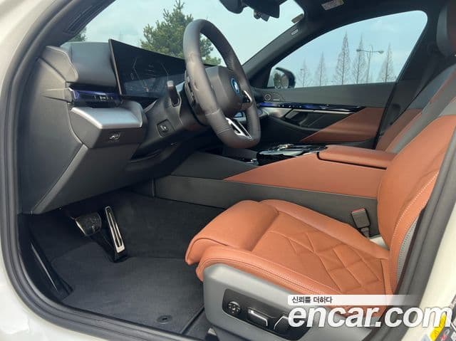 BMW 5시리즈 (G60) 530e M Sport, 2025 8
