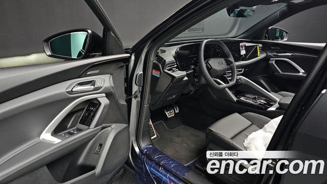 Audi Q5 (80A) 40 TDI Quattro S Line чёрный Edition, 2025 11