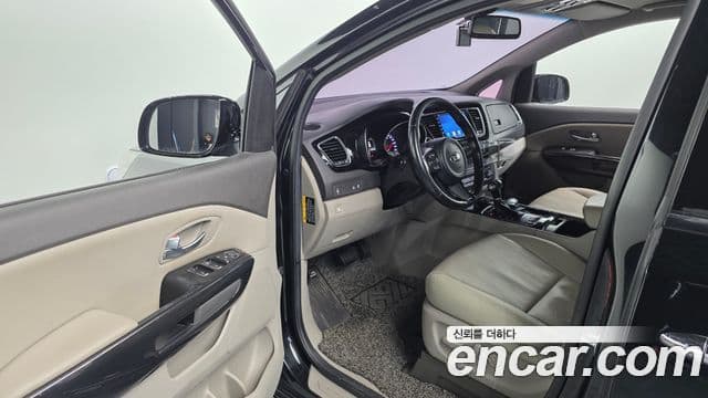 Kia All New Carnival Prestige, 2015 10