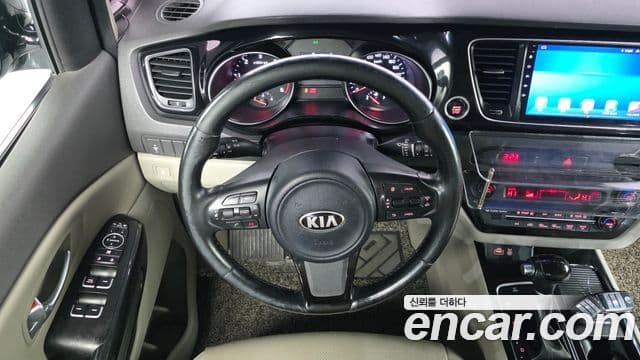 Kia All New Carnival Prestige, 2015 13
