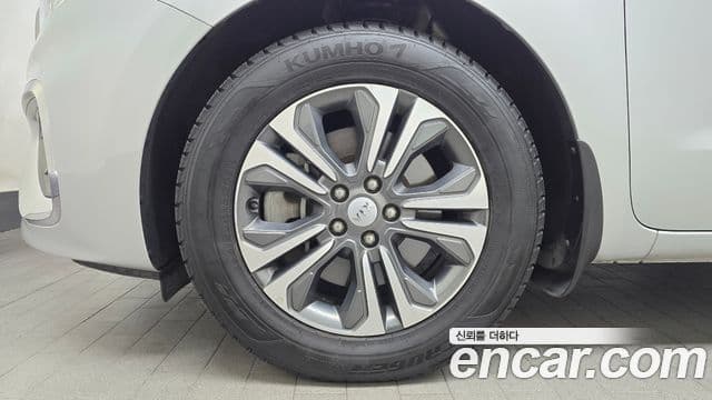 Kia The / новый New Carnival Luxury, 2019 все фото