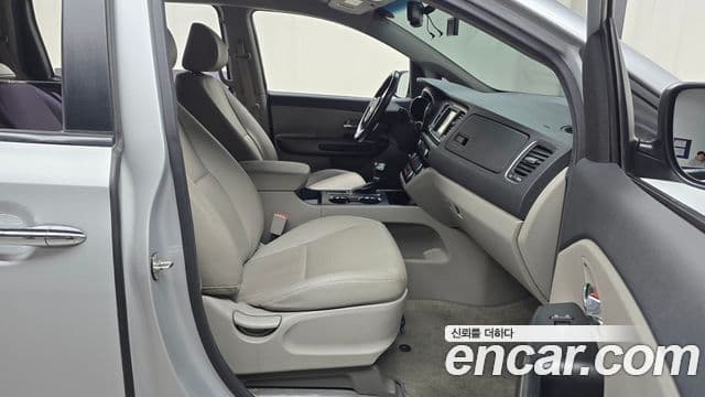 Kia The / новый New Carnival Luxury, 2019 11