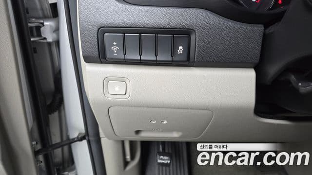 Kia The / новый New Carnival Luxury, 2019 16