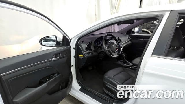 Hyundai Avante AD Modern, 2017 10