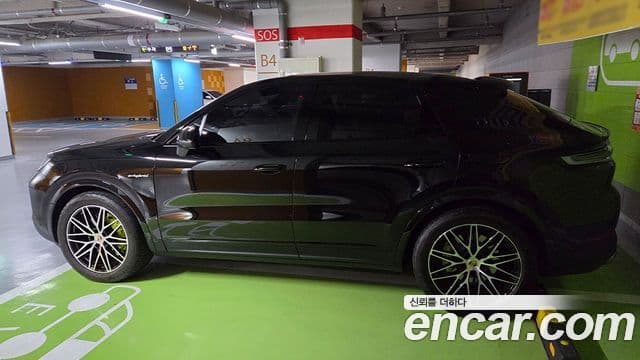 Porsche Cayenne (PO536) 3.0 E-гибрид купе, 2025 2