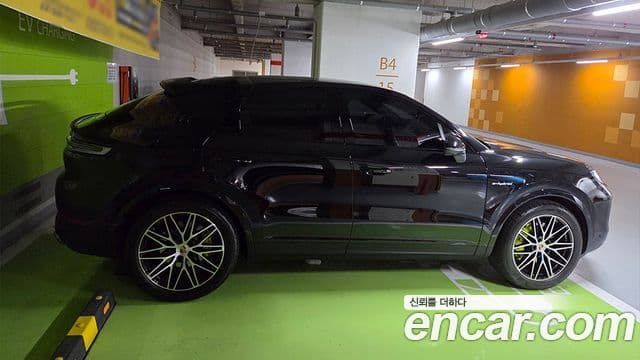 Porsche Cayenne (PO536) 3.0 E-гибрид купе, 2025 3