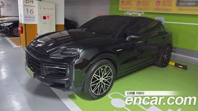 Porsche Cayenne (PO536) 3.0 E-гибрид купе, 2025 4