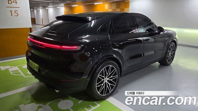 Porsche Cayenne (PO536) 3.0 E-гибрид купе, 2025 7