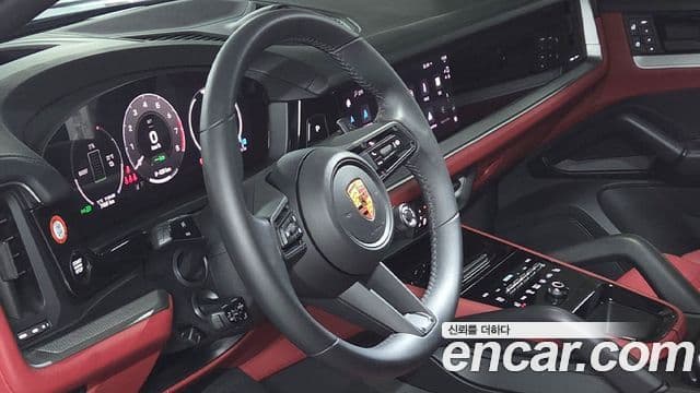Porsche Cayenne (PO536) 3.0 E-гибрид купе, 2025 10