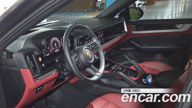 Porsche Cayenne (PO536) 3.0 E-гибрид купе, 2025 12