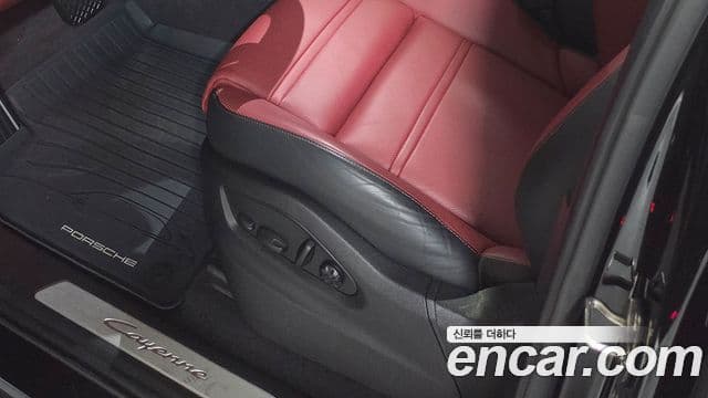 Porsche Cayenne (PO536) 3.0 E-гибрид купе, 2025 13