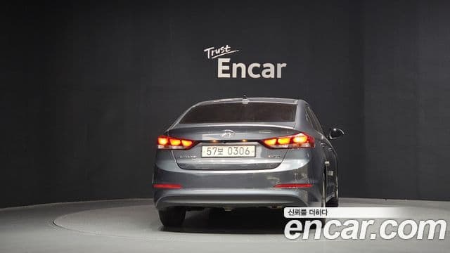 Hyundai Avante AD 1.6 e-VGT Smart, 2017 4