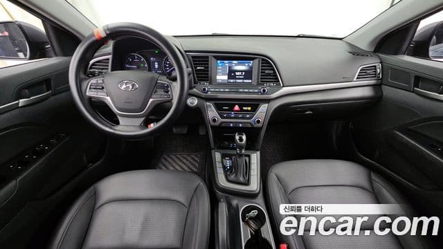 Hyundai Avante AD 1.6 e-VGT Smart, 2017 7