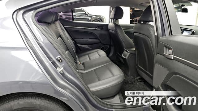 Hyundai Avante AD 1.6 e-VGT Smart, 2017 12