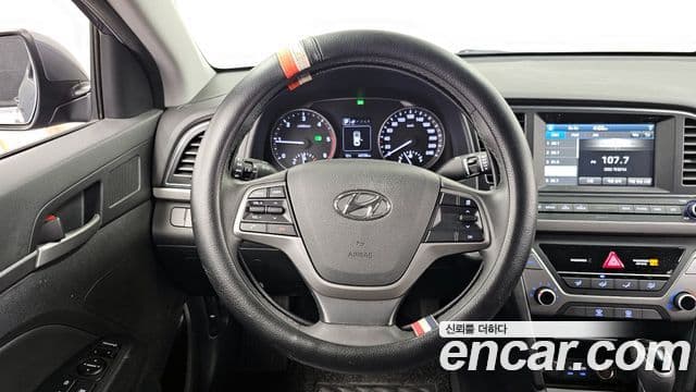 Hyundai Avante AD 1.6 e-VGT Smart, 2017 13