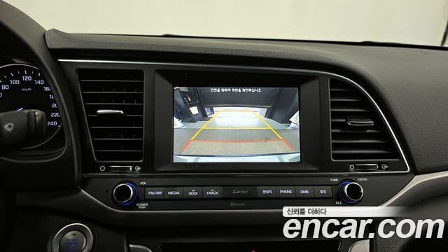 Hyundai Avante AD 1.6 e-VGT Smart, 2017 15