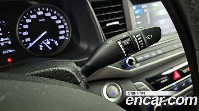 Hyundai Avante AD 1.6 e-VGT Smart, 2017 19