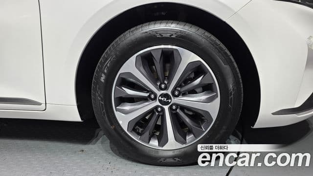 Kia K8 гибрид Noblesse Light, 2023 все фото