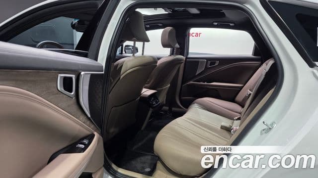 Kia K8 гибрид Noblesse Light, 2023 12