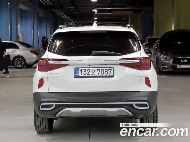 Kia Seltos Signature, 2023 3