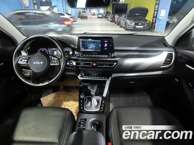 Kia Seltos Signature, 2023 все фото