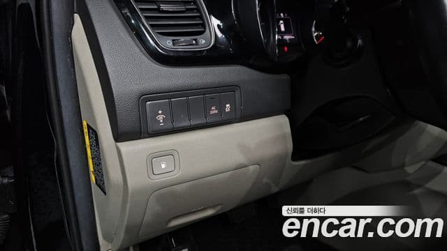 Kia All New Carnival Prestige, 2016 17
