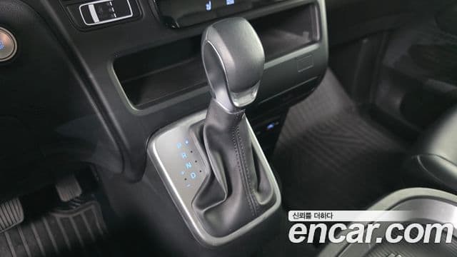 Hyundai Staria Modern, 2022 9