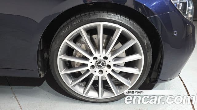 Mercedes-Benz E-класс W213 AMG Line, 2022 все фото