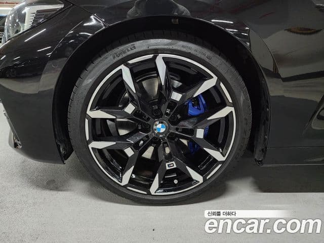 BMW 4시리즈 (G22) 420i M Sport кабриолет, 2025 все фото