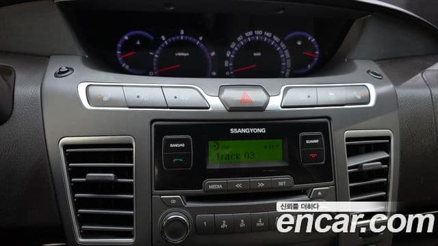 KG모빌리티(SsangYong) Korando 투리스모 4WD outdoor Edition 9인승, 2016 14