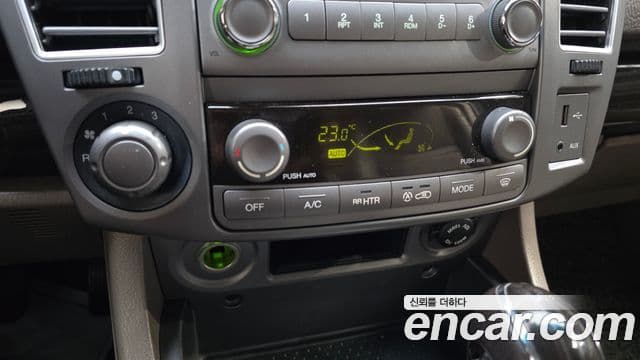 KG모빌리티(SsangYong) Korando 투리스모 4WD outdoor Edition 9인승, 2016 15