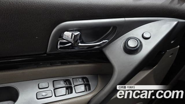 KG모빌리티(SsangYong) Korando 투리스모 4WD outdoor Edition 9인승, 2016 16