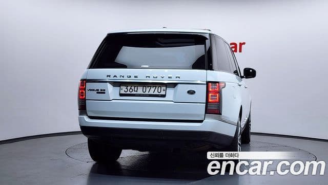Land Rover Range Rover 4세대 4.4 SDV8 Vogue SE дизель, 2015 4