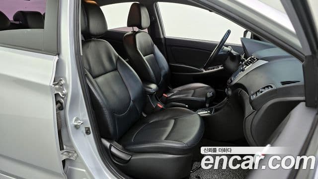 Hyundai Accent(новый кузов / новое поколение) Modern, 2015 10