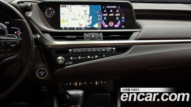 Lexus ES300h 7세대 Luxury Plus, 2021 14