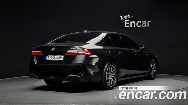 BMW 5시리즈 (G60) 520i M Sport, 2024 2