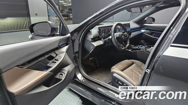 BMW 5시리즈 (G60) 520i M Sport, 2024 11