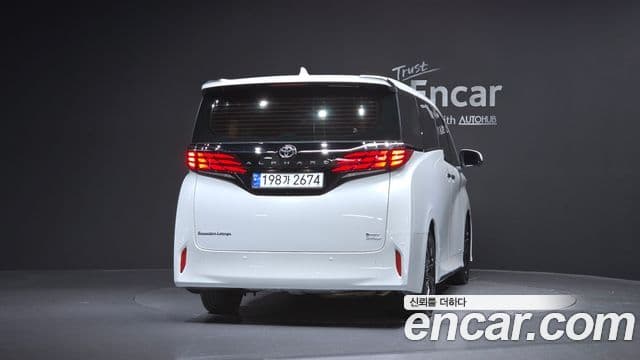 Toyota Alphard 4세대 2.5 HEV Executive AWD, 2024 4