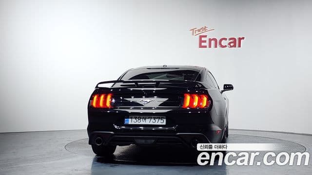 Ford Mustang купе, 2019 4