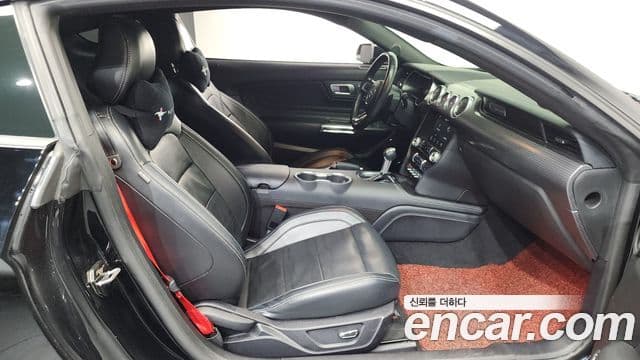 Ford Mustang купе, 2019 12