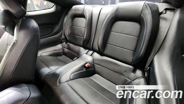 Ford Mustang купе, 2019 13