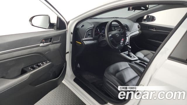 Hyundai Avante AD 1.6 GDI Value Plus, 2018 10