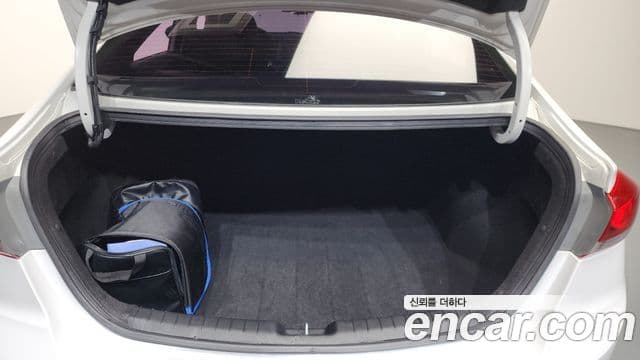 Hyundai Avante AD 1.6 GDI Value Plus, 2018 21