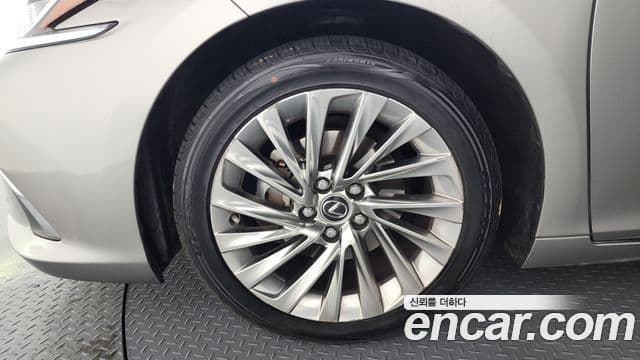 Lexus ES300h 7세대 Luxury Plus, 2022 все фото