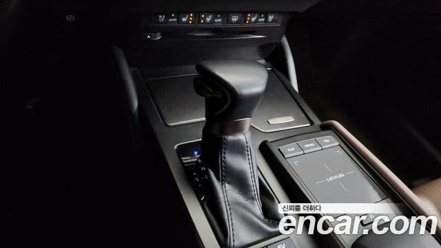Lexus ES300h 7세대 Luxury Plus, 2022 9